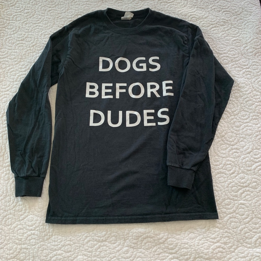 ✨3/$25✨ PAWZ Saves The Dogs! Dogs Before Dudes Long Sleeve SZ S
